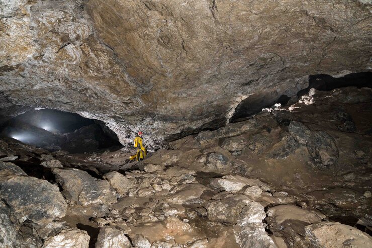 Jettenhöhle im NSG Hainholz bei Düna